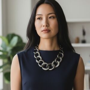 Premier Designs Limited Edition Roxy Necklace Lightweight Gunmetal